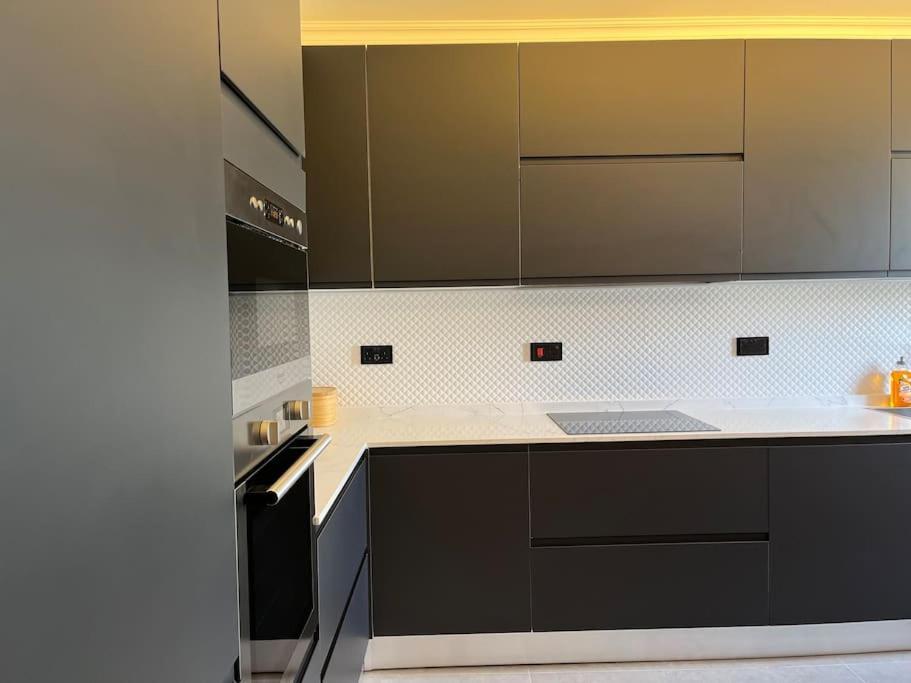 Beautiful 4-Bedroom Townhouse In Слима Экстерьер фото