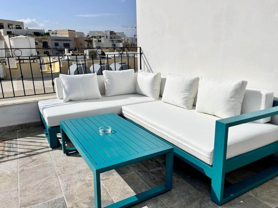 Beautiful 4-Bedroom Townhouse In Слима Экстерьер фото